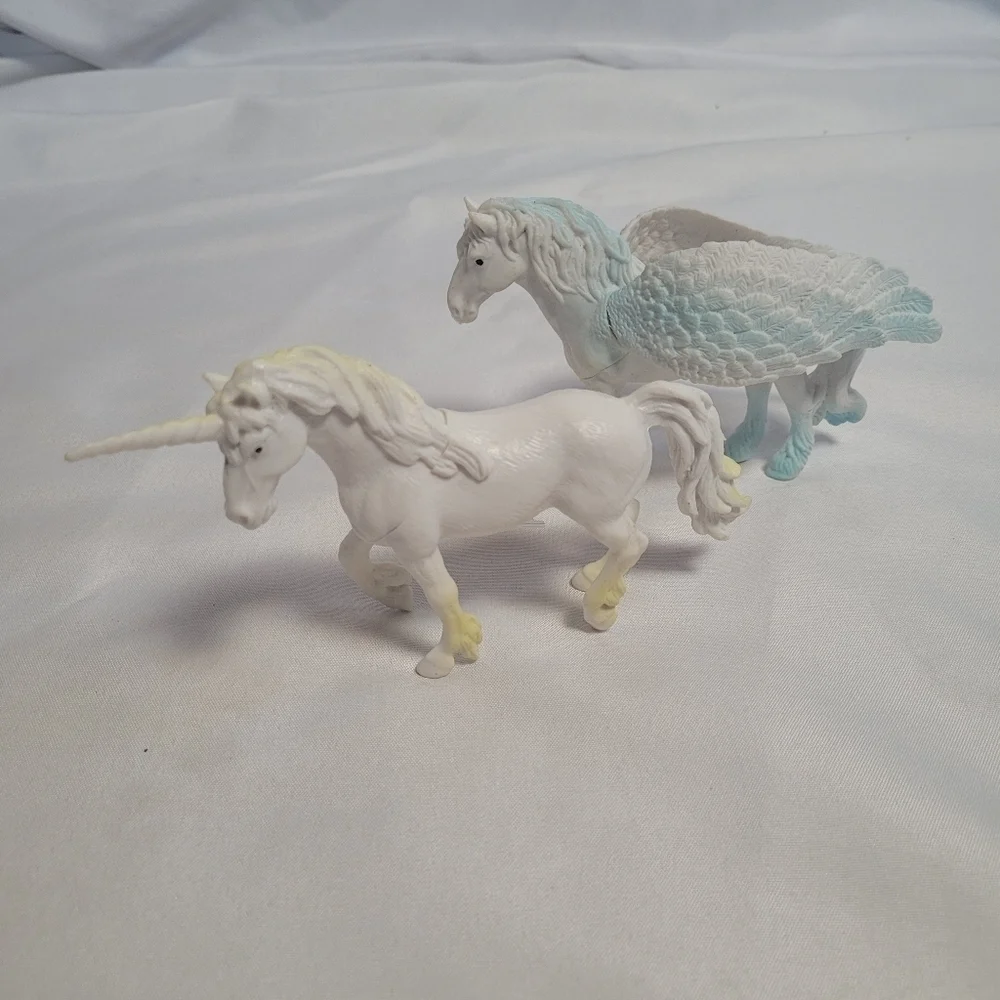 Lot of 2 Greenbrier International Mythical Figures Unicorn Pegasus NWOT